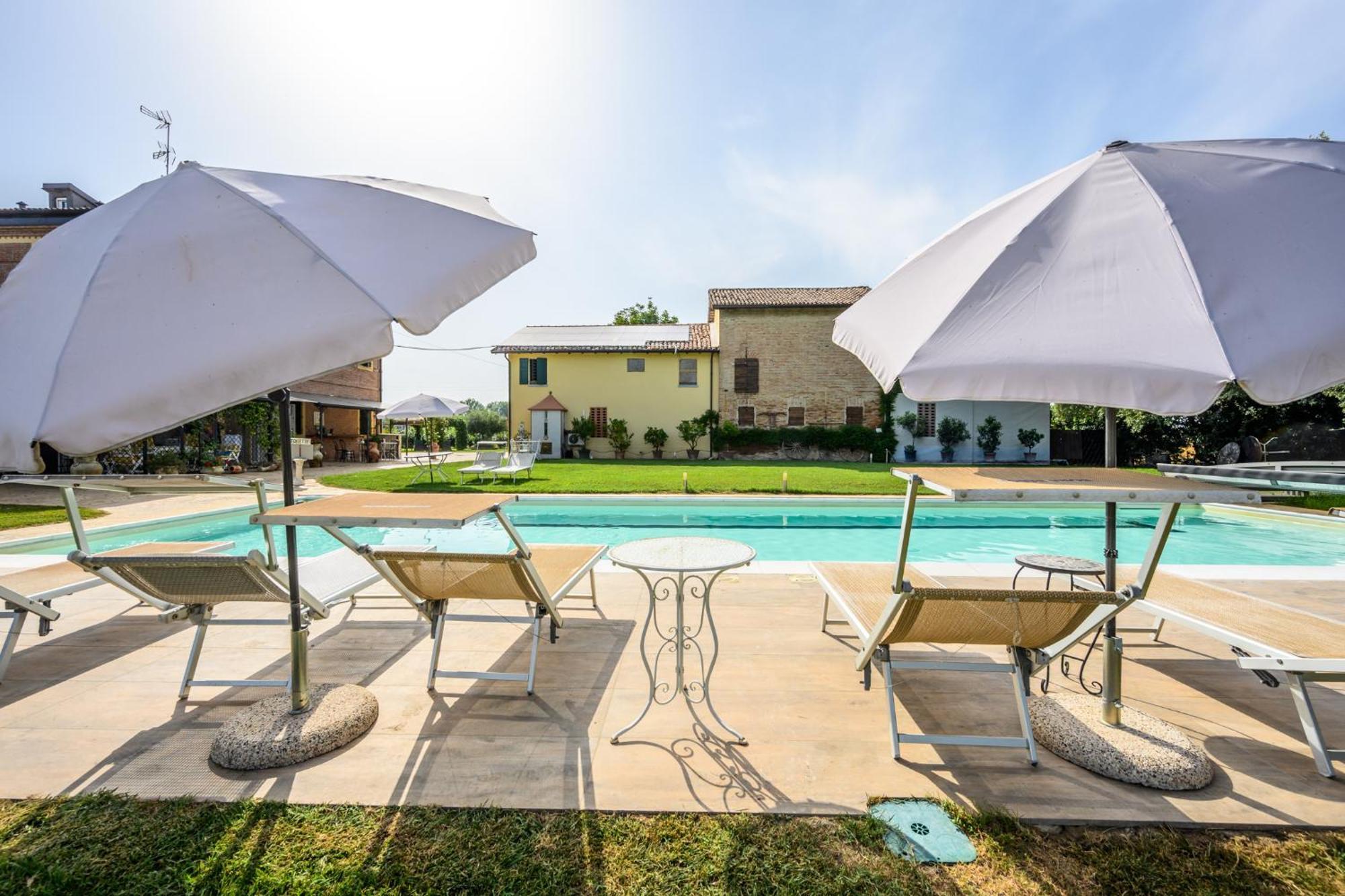 Bed and Breakfast La Casa Di Valeria - Модена Экстерьер фото